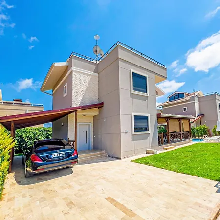 Paradise Town Cordelia