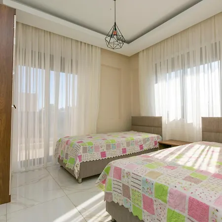 Paradise Town Cordelia *